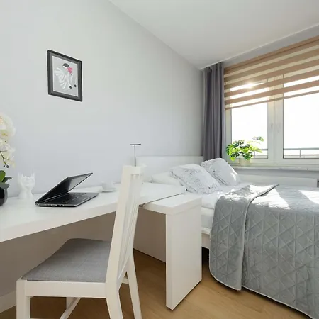 Bright With A Balcony Offering A Panoramic View Of The 아파트 바르샤바